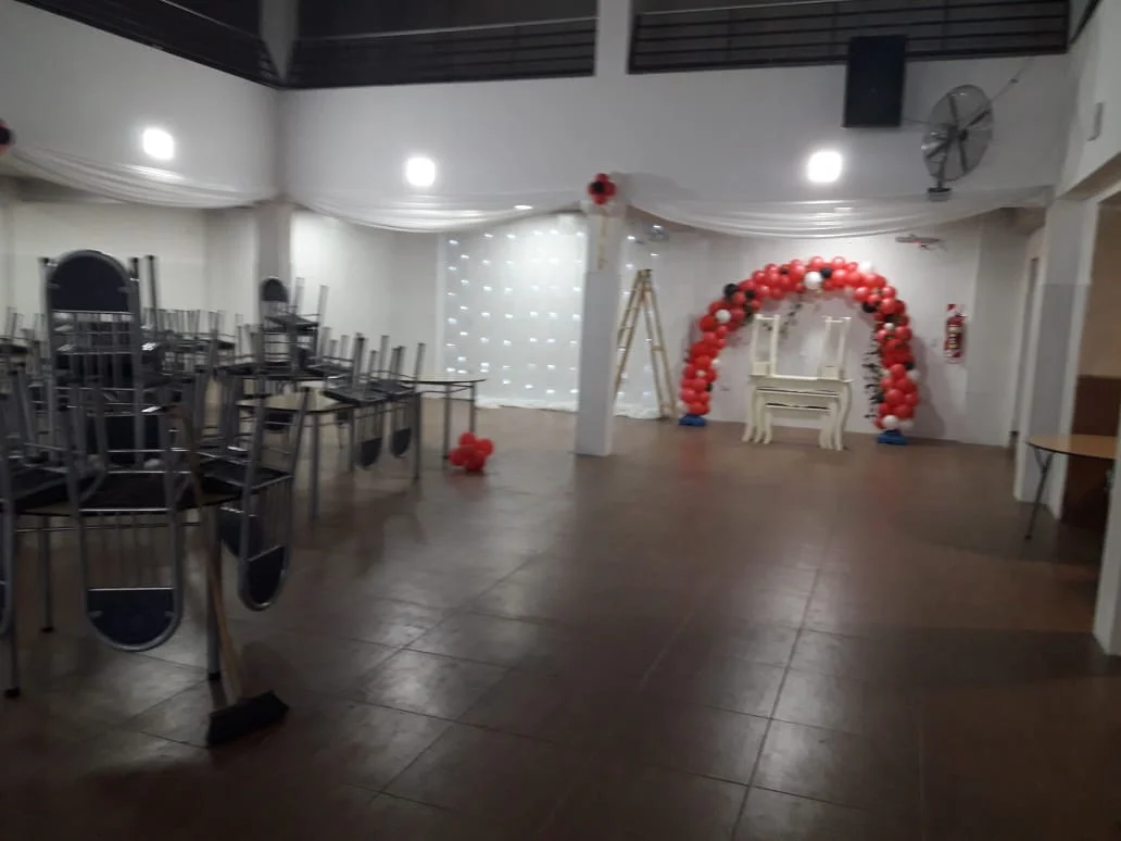 SALON DE FIESTAS TOTALMENTE INSTALADO ! — foto 1
